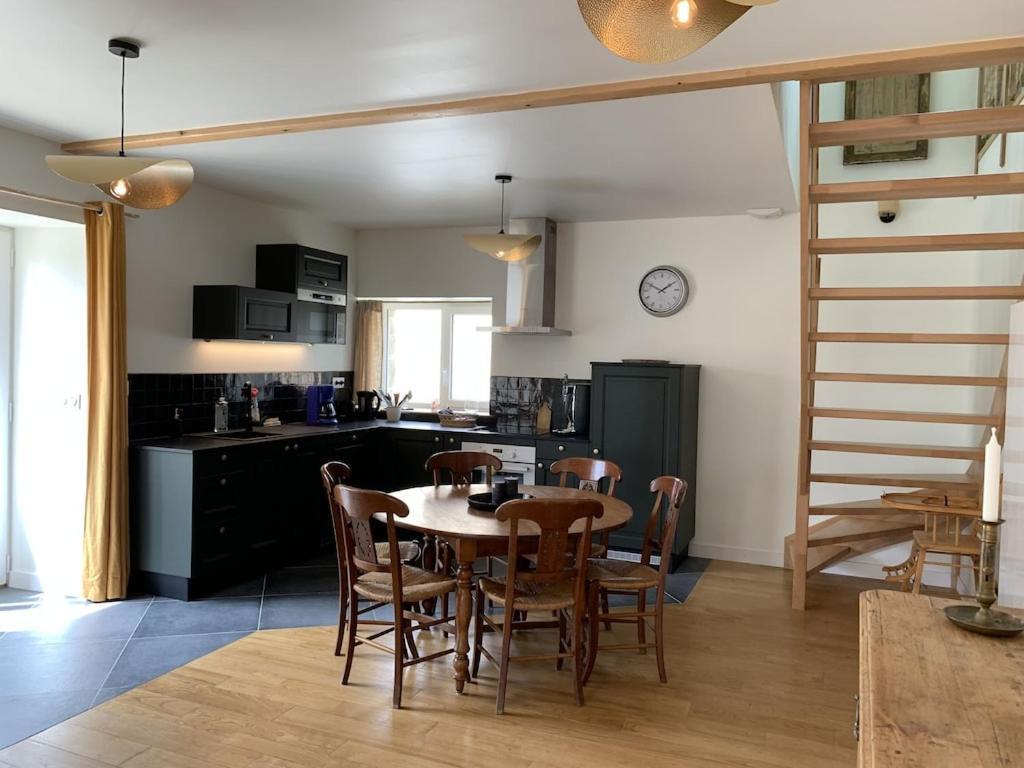 Charmante Maison De Campagne En Pierres Et Bois Sartilly-Baie-Bocage Eksteriør billede